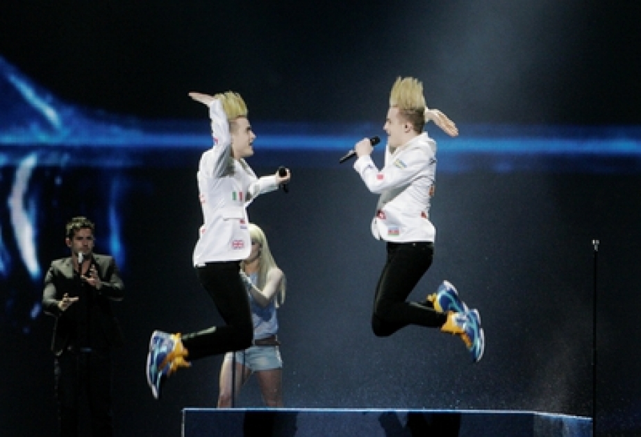 « Allume le feu ! » Deuxième répétition des Jedward