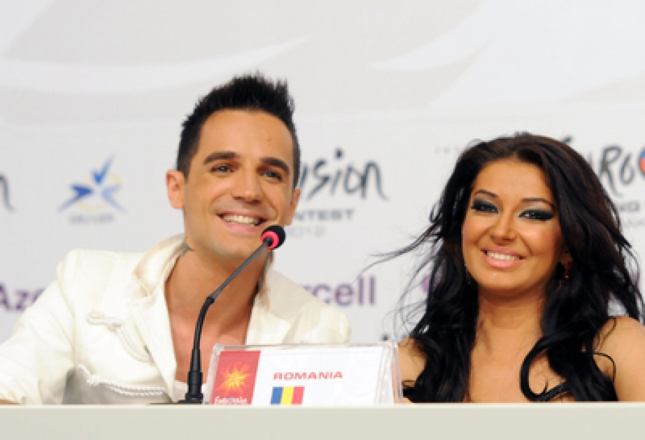 « Allume le feu ! »Les membres du groupe roumain « Mandinga » vont fêter leur qualification pour la finale à l’EuroClub