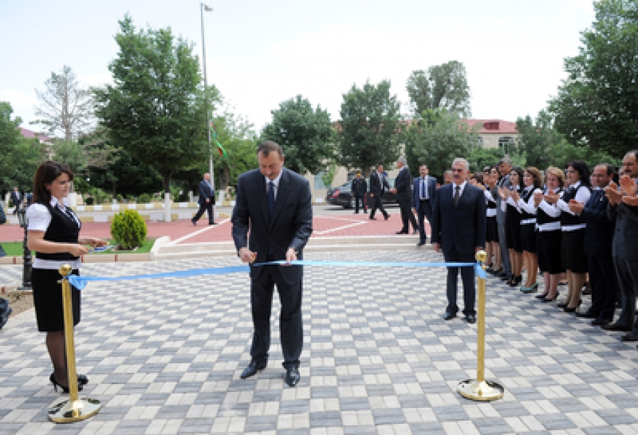 Le président Ilham Aliyev a participé à la cérémonie de l’ouverture de l’Ecole de Musique