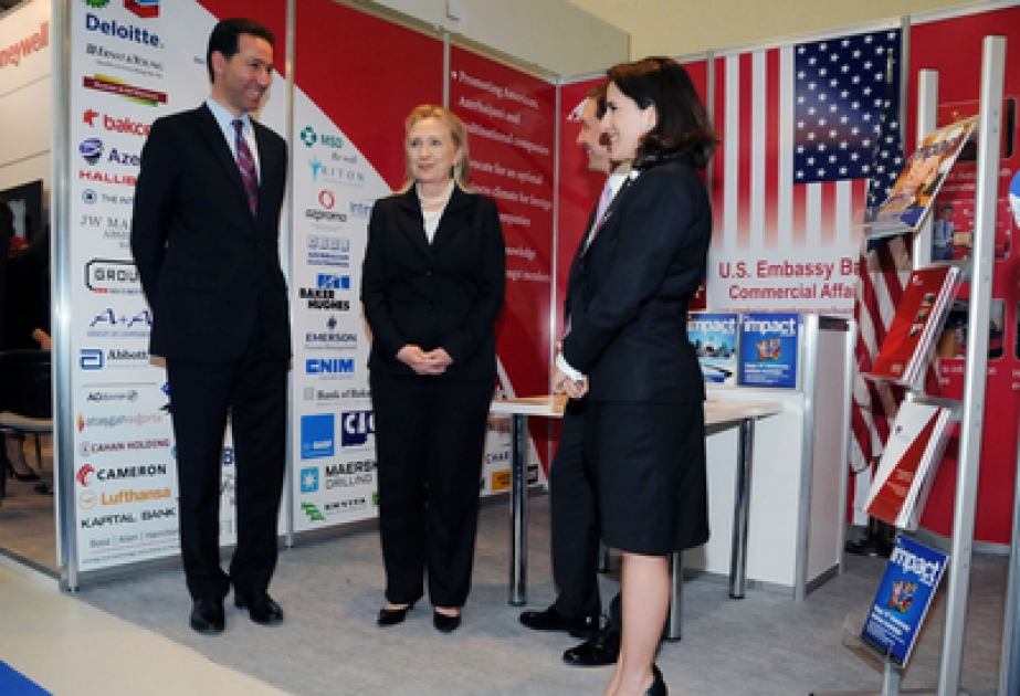 La secrétaire d’Etat des Etats-Unis Hillary Clinton a visité la XIXe exposition- conférence du pétrole, du gaz, du raffinage et de la pétrochimie de la Caspienne à Bakou