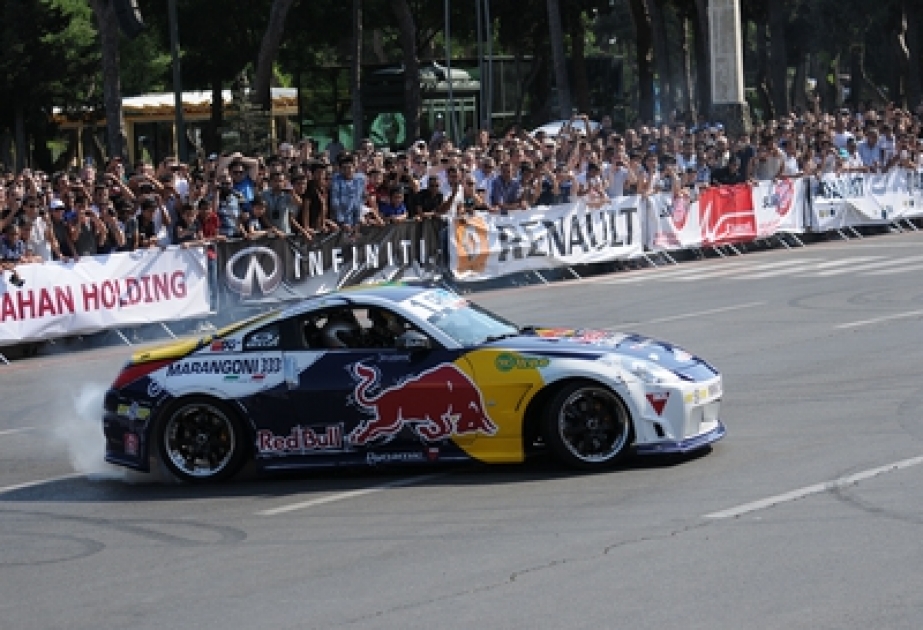 Le pilote connu David Coulthard a fait un show à Bakou