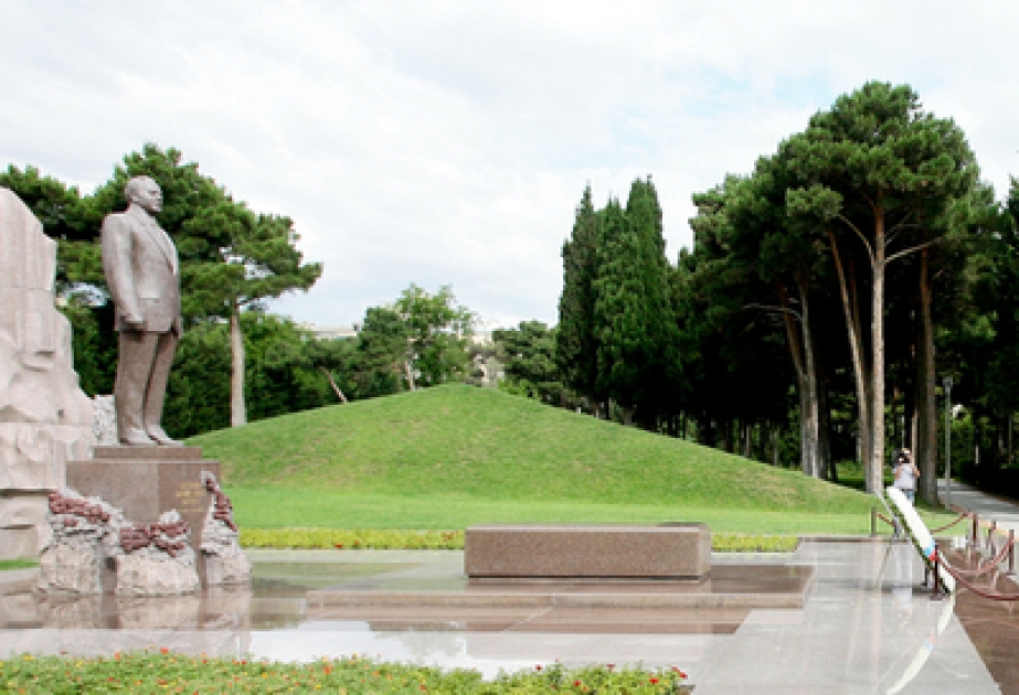 La délégation de la République russe de Kabardino-Balkarie a visité la tombe du leader national Heydar Aliyev et l’Allée des Martyrs