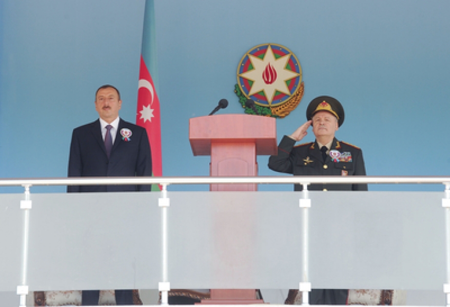 La cérémonie solennelle consacrée à la promotion des cadets des écoles militaires à la Haute Ecole Militaire d’Azerbaïdjan Heydar AliyevLe président azerbaïdjanais Ilham Aliyev, Commandant en chef des armées, a participé à la cérémonie