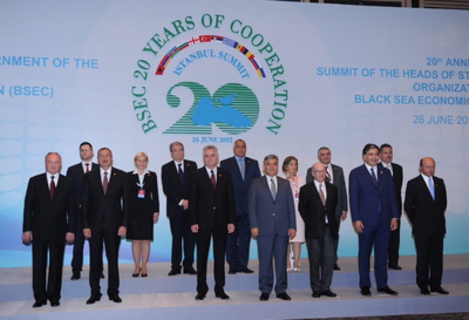 Le Président azerbaïdjanais Ilham Aliyev a participé au sommet consacré au 20e anniversaire de l’Organisation de coopération économique de la mer Noire à Istanbul