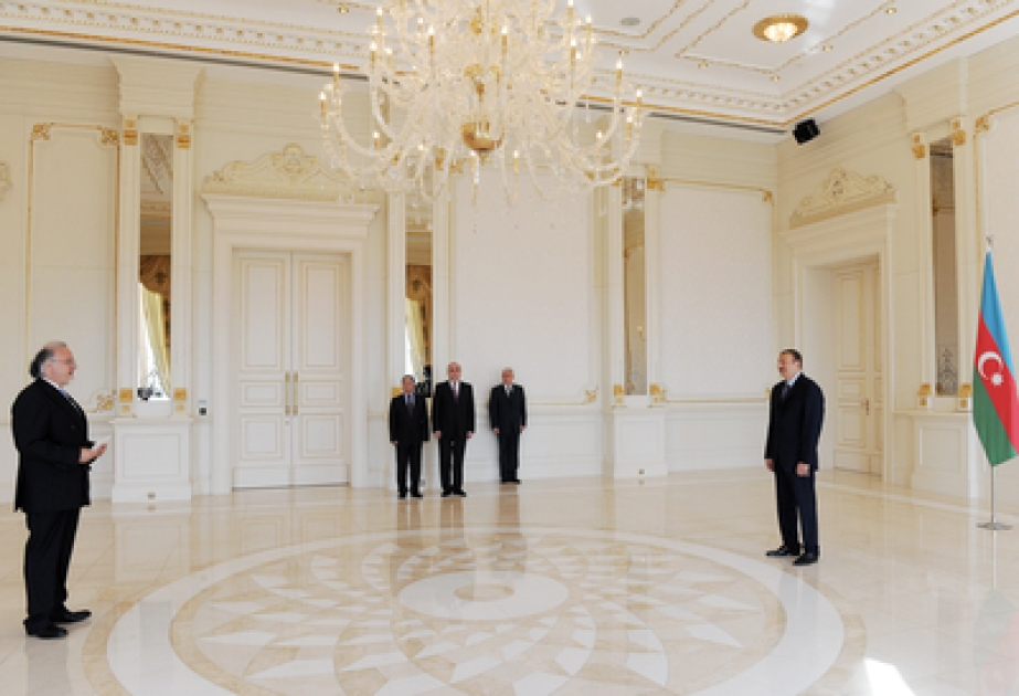 Le Président M. Ilham Aliyev a reçu les lettres de créance du nouvel ambassadeur extraordinaire et plénipotentiaire de la France dans la République d'Azerbaïdjan