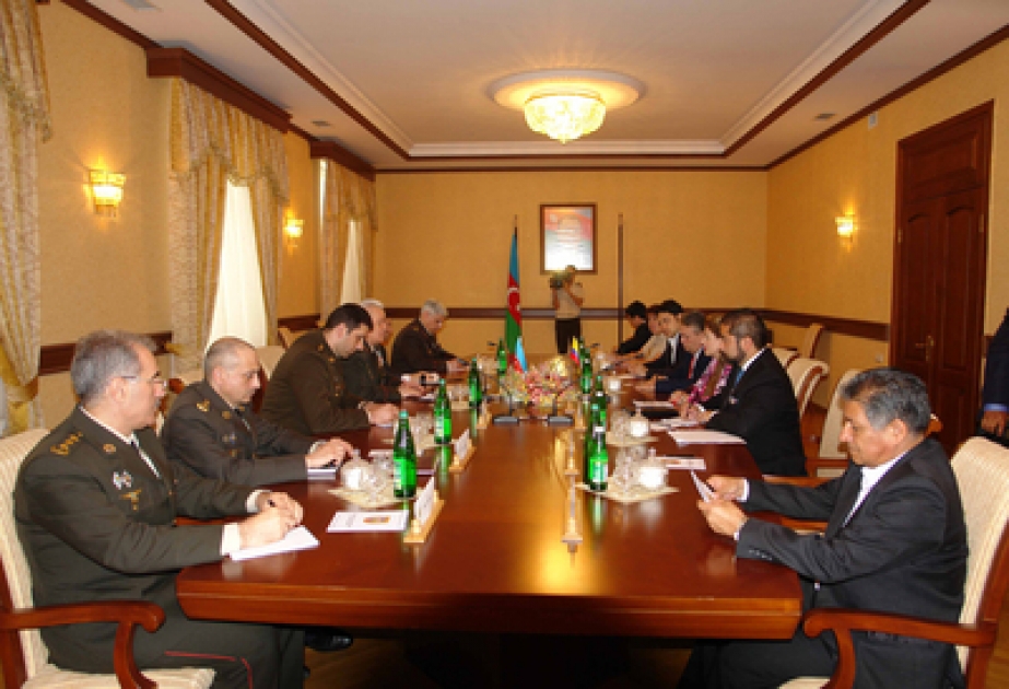 Les questions de la coopération militaire entre l’Azerbaïdjan et la Colombie ont été discutées