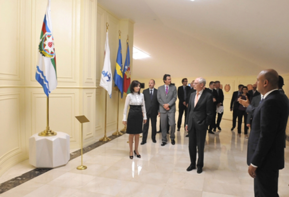 Le président du Conseil européen Herman Van Rompuy a visité la Place du Drapeau National