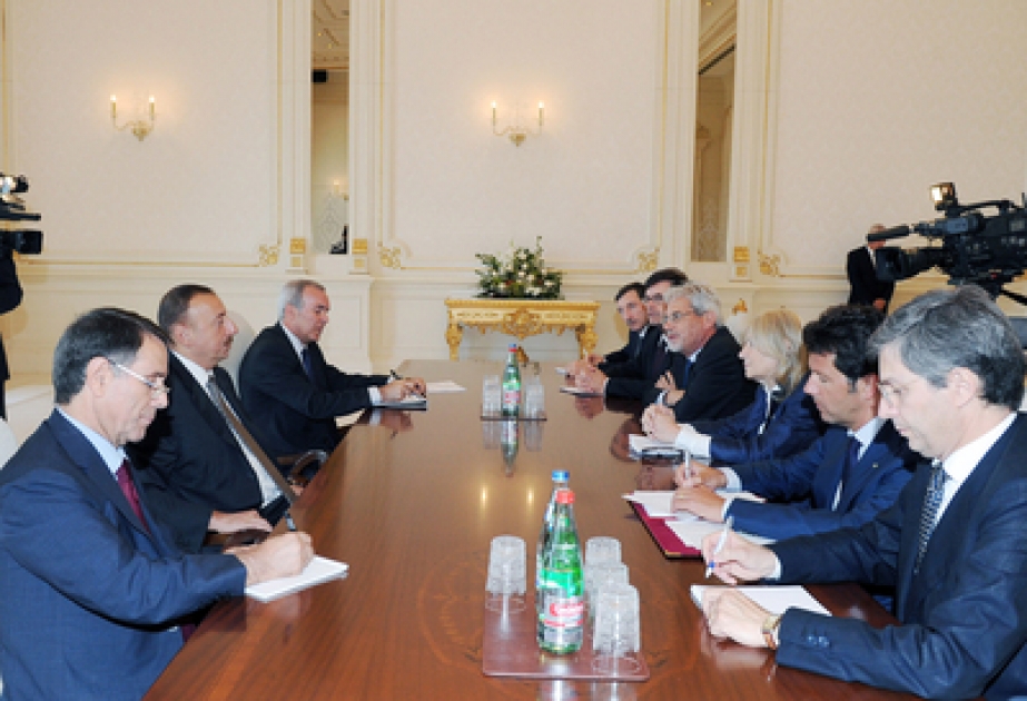 Le président azerbaïdjanais Ilham Aliyev a reçu la délégation conduite par Mme Marta Dassu, sous-secrétaire d’Etat aux Affaires étrangères et Claudio de Vincenti, sous-secrétaire au Développement économique de l’Italie