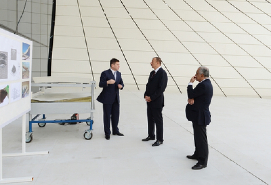 Le président azerbaïdjanais Ilham Aliyev a visité le Centre Heydar Aliyev