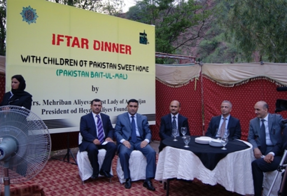Des repas d’iftar ont été offerts dans les maisons d’enfant au Pakistan avec l’initiative et le soutien de Mehriban Aliyeva, Première Dame d’Azerbaïdjan