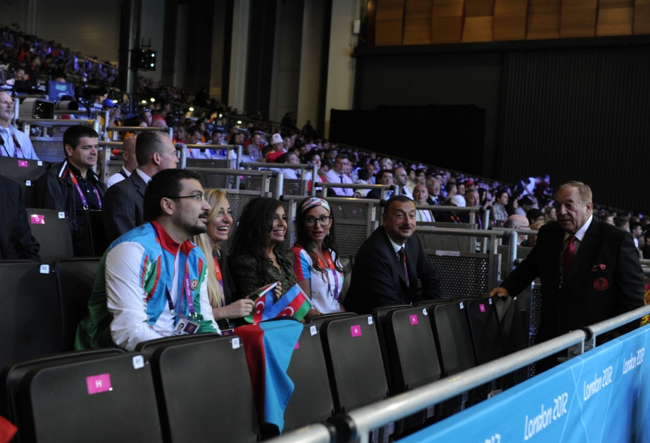 Azərbaycanın ağır atleti London Olimpiadasında ölkəmizə ilk medal qazandırmışdır  Prezident İlham Əliyev yarışa baxmışdır
