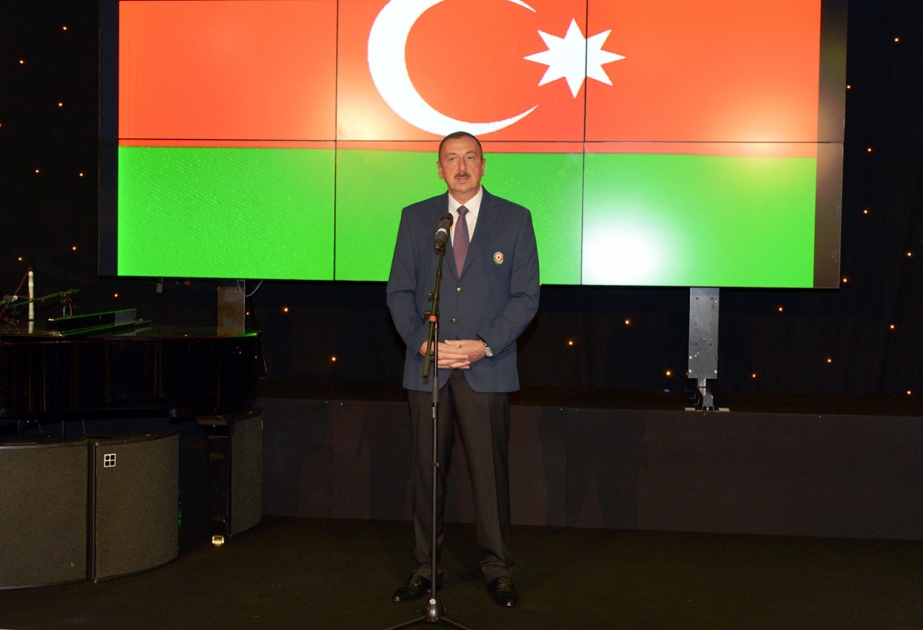 Londonda XXX Yay Olimpiya Oyunları çərçivəsində “Azərbaycan günü” keçirilmişdirAzərbaycan Prezidenti İlham Əliyev mərasimdə iştirak etmişdir