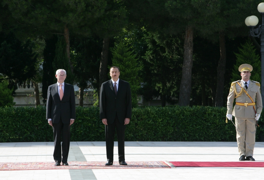 Avropa İttifaqı Şurasının prezidenti Herman Van Rompuyun Azərbaycana rəsmi səfəriRəsmi qarşılanma mərasimi
