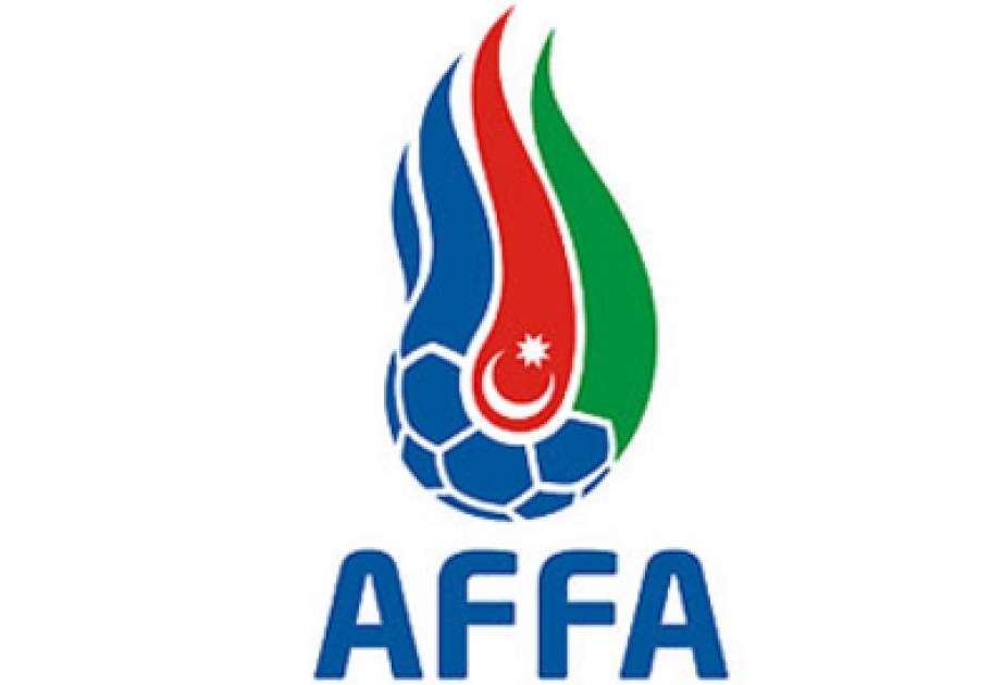 Badavi Husseynov s’est rendu au camp d’entraînement de la sélection azerbaïdjanaise de foot de moins de 21 ans