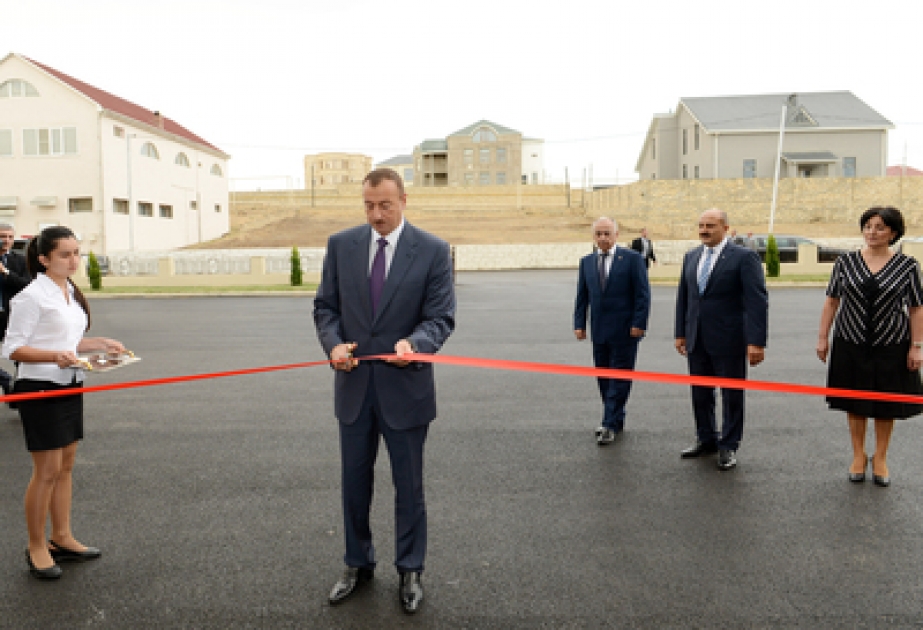 Les bâtiments de l’école secondaire N ° 329 et celle maternelle ont été mis en service dans le bourg de Badamdar à BakouLe président azerbaïdjanais M. Ilham Aliyev a participé aux cérémonies d’ouvertures