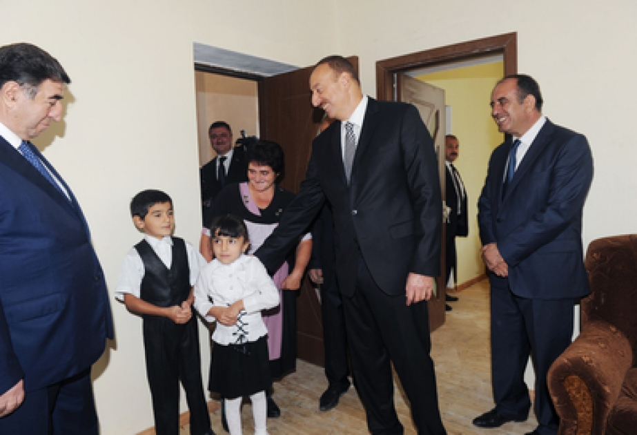 Le président M. Ilham Aliyev a visité la maison individuelle d’un habitant du village de Güllük de la région de Gakh