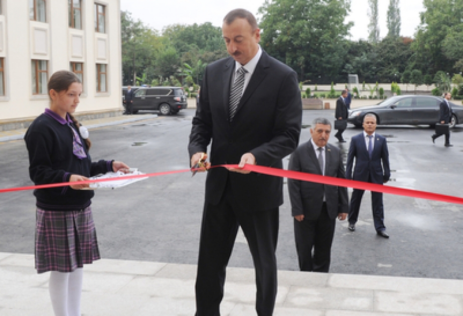 Le président M. Ilham Aliyev a participé à la cérémonie d’ouverture de l’école secondaire de Geuzbarakh à Zaqatala