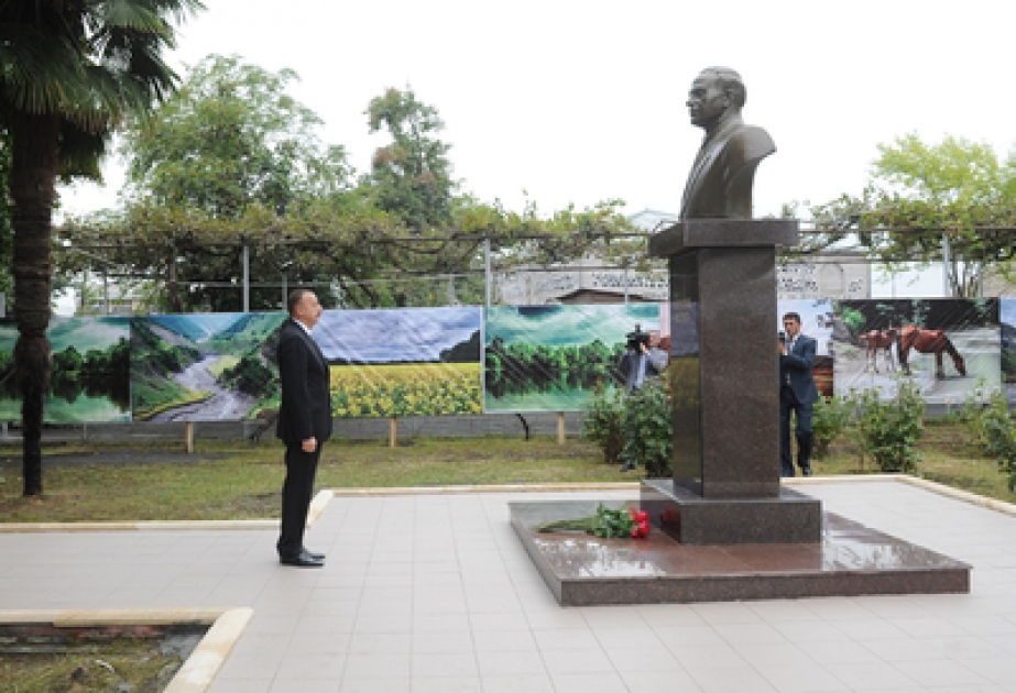 La pose de la première pierre de l’école secondaire de Bahmatli qui sera construite à l’initiative de la Fondation Heydar Aliyev à Zaqatala