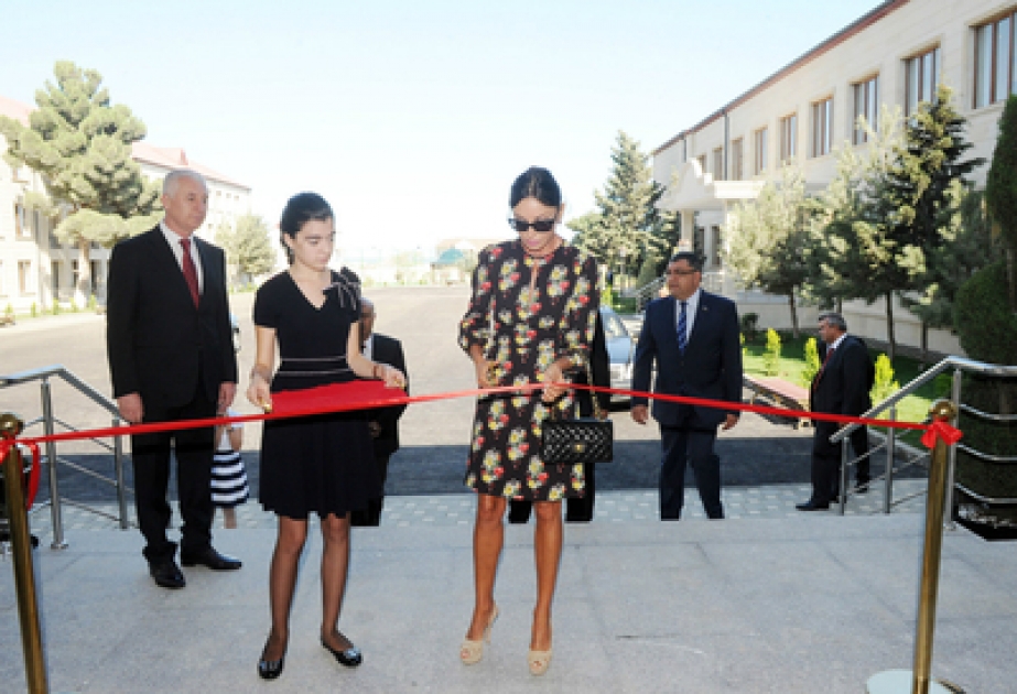 Un nouvel établissement d’enseignement a été mis en service suite à la réparation et la reconstruction dans l’arrondissement de Khazar de Bakou, avec l’initiative de la Fondation Heydar Aliyev