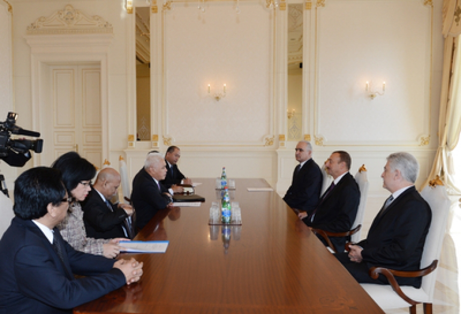 Le président azerbaïdjanais M. Ilham Aliyev a reçu la délégation dirigée par M. Hatta Rajasa, ministre indonésienne des affaires économiques