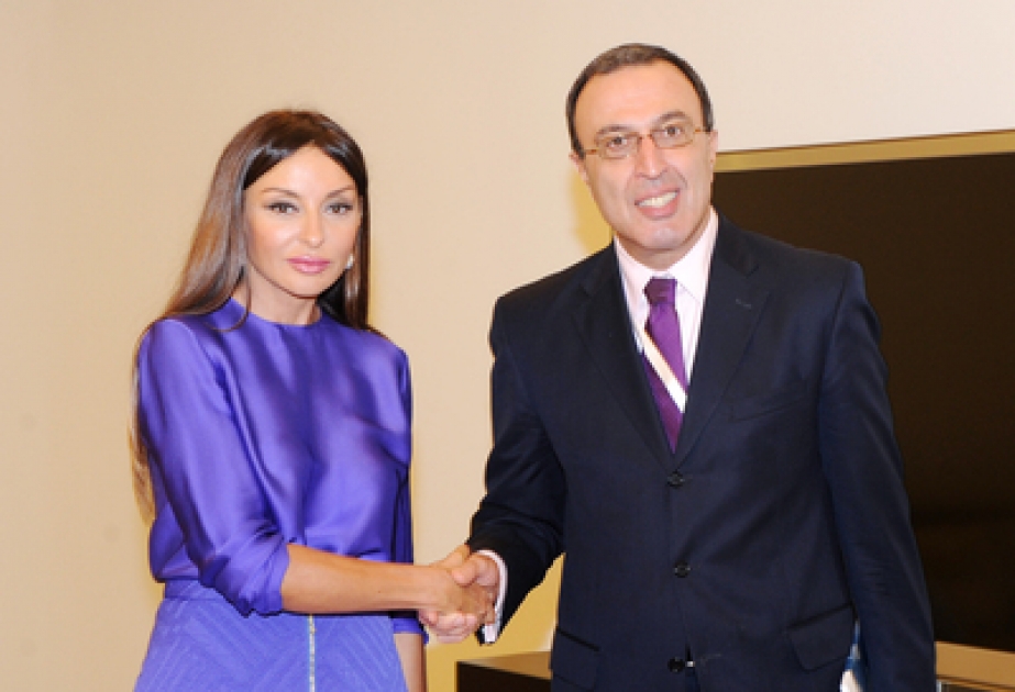 La Première Dame d’Azerbaïdjan, Mme Mehriban Aliyeva, s’est entretenue avec Peter Stoyanov, ancien président bulgare