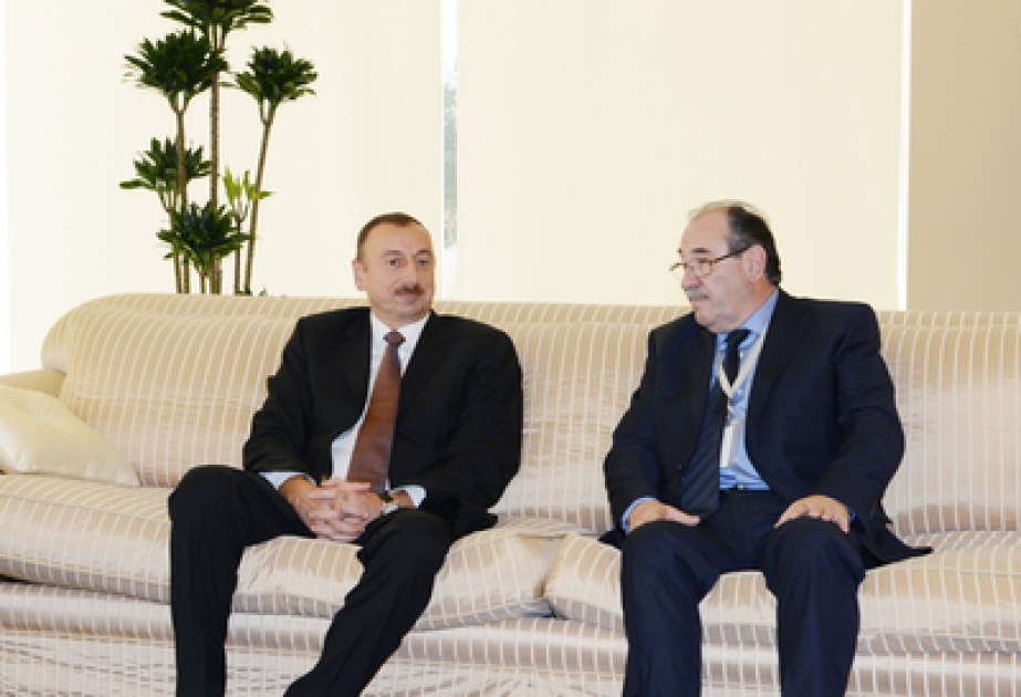 Le président azerbaïdjanais M. Ilham Aliyev a reçu la délégation dirigée par Roberto Mario Mouilleron, chef du groupe d’amitié Argentine - Azerbaïdjan