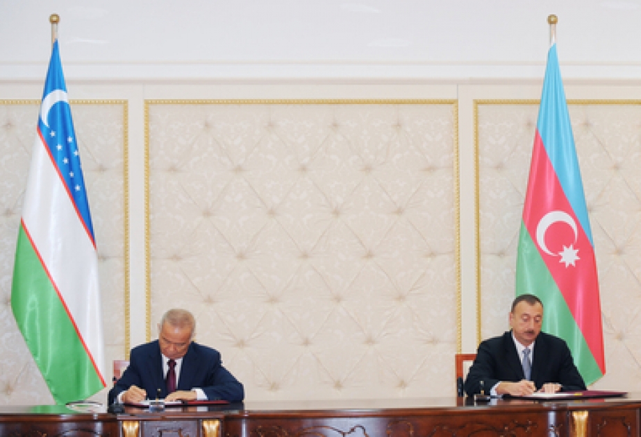 La cérémonie de la signature des documents officiels azerbaïdjano – ouzbeks