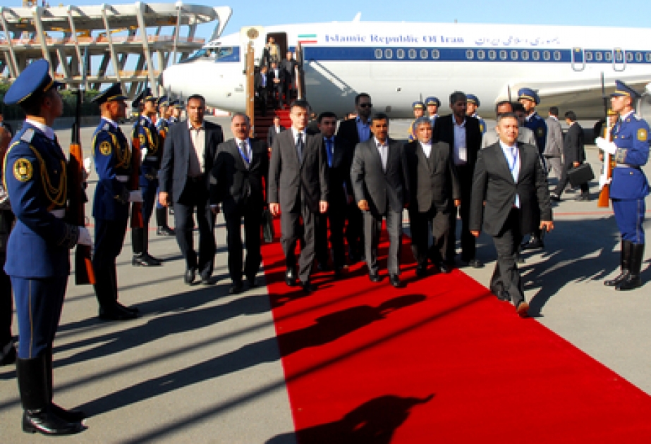 Le président iranien Mahmoud Ahmadinejad est arrivé en visite en Azerbaïdjan
