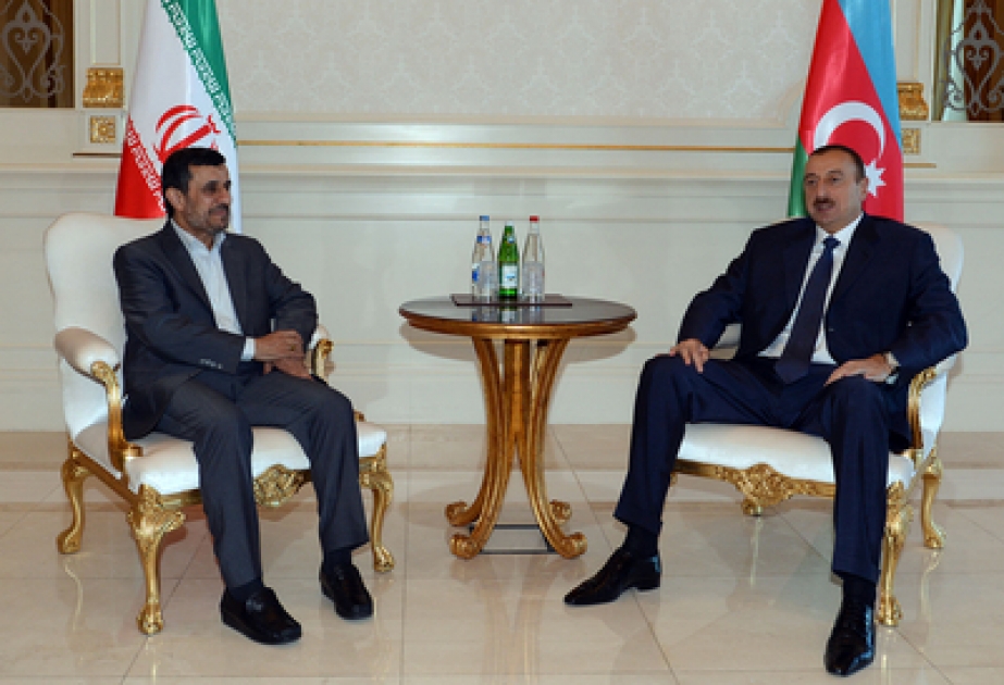 Le président azerbaïdjanais M. Ilham Aliyev a rencontré son homologue iranien Mahmoud Ahmadinejad