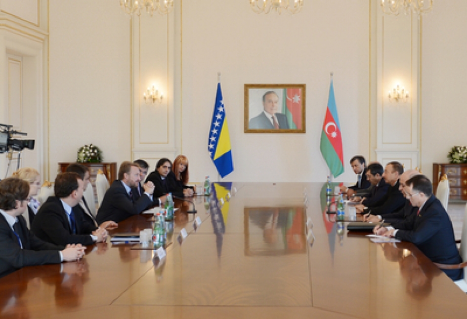 La rencontre du président azerbaïdjanais Ilham Aliyev et du président de la présidence de la Bosnie-Herzégovine Bakir Izetbegovic avec la participation des délégations