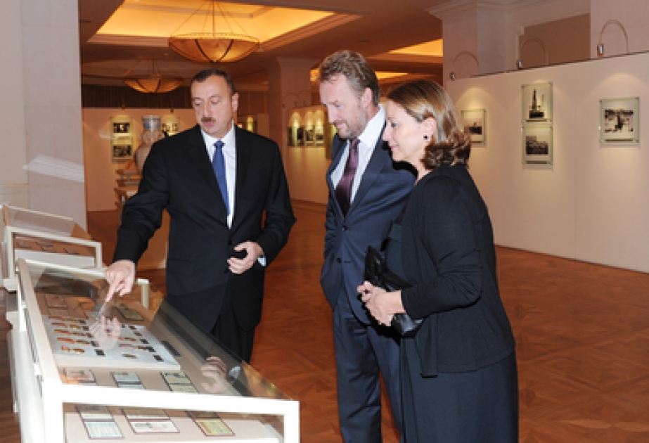 La visite de la Fondation Heydar Aliyev