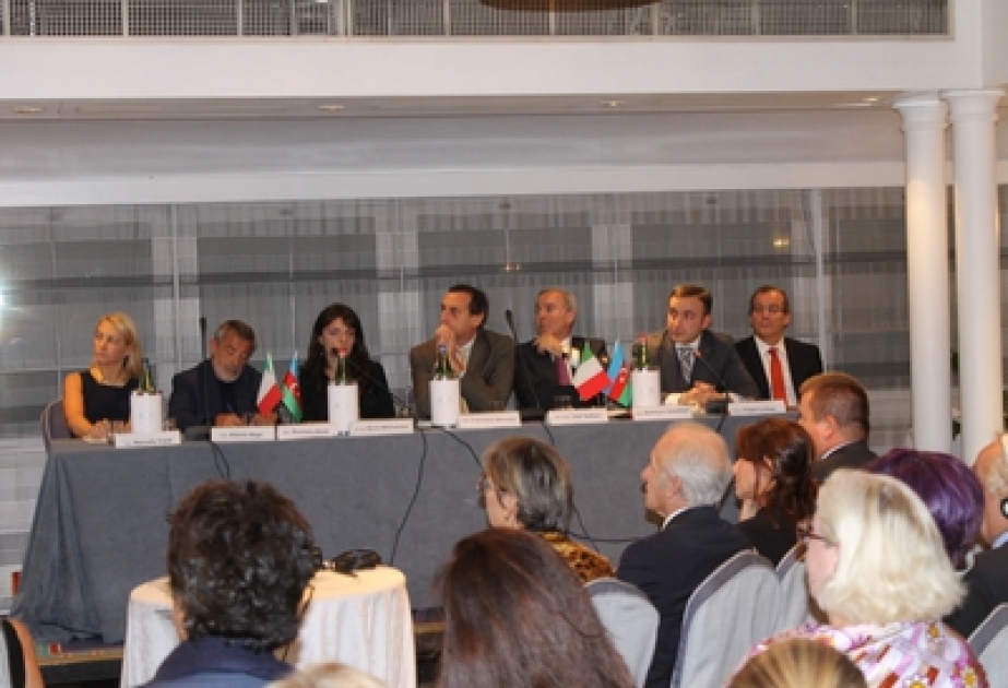 Des succès de l’Azerbaïdjan obtenus dans les domaines économique et politique abordés en Italie