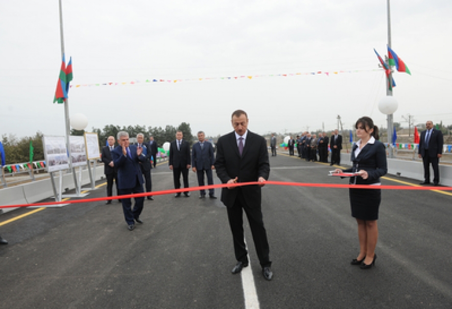 Le président Ilham Aliyev a participé, samedi 27 octobre, à l’ouverture du pont de l’autoroute Saatly-Moussaly-Mezreli sur l’Araxe suite à la reconstruction