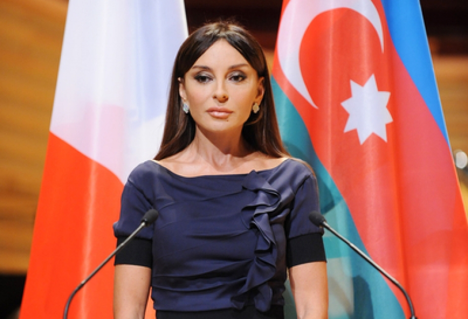 La célébration solennelle du 20e anniversaire de l’établissement des relations diplomatiques azerbaïdjano – françaises à ParisMme Mehriban Aliyeva, première dame d’Azerbaïdjan a participé à cette cérémonie