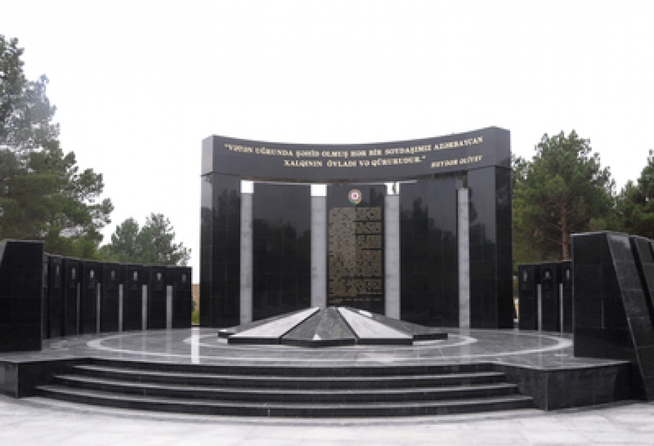 La délégation française a rendu hommage à la mémoire des fils et des filles héroïques qui ont donné leur vie dans la lutte pour l’indépendance de l’Azerbaïdjan
