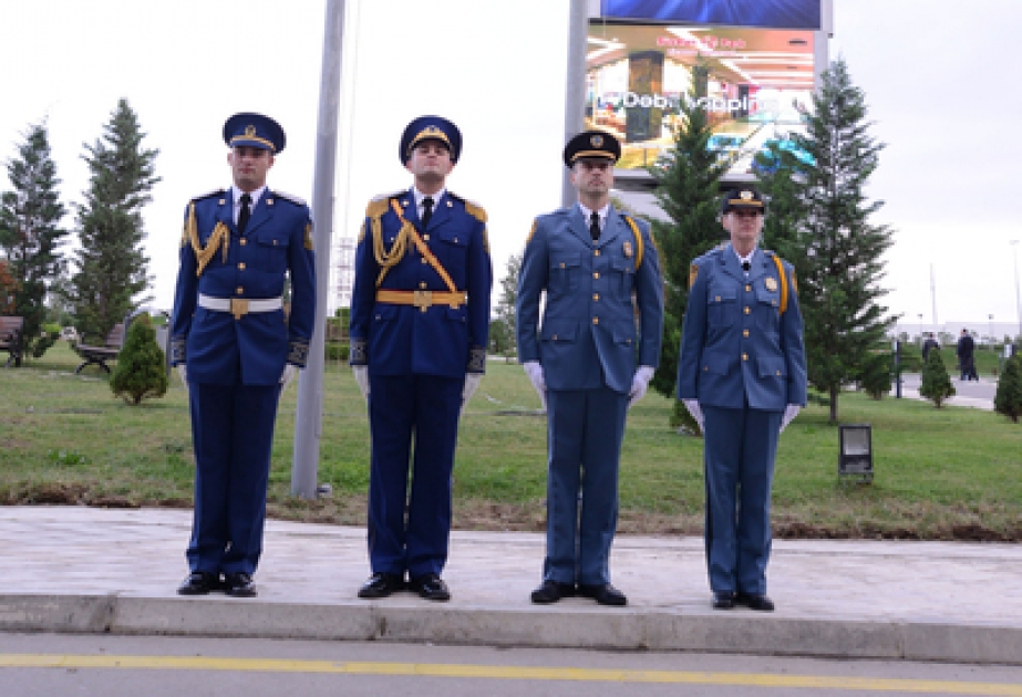 В рамках Интернет-форума в Баку подняты флаги Азербайджана и ООН