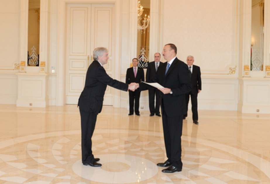 Le président Ilham Aliyev a reçu les lettres de créance du nouvel ambassadeur de Canada en Azerbaïdjan