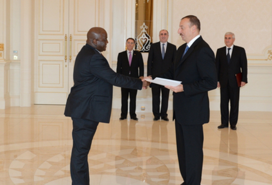 Le président Ilham Aliyev a reçu les lettres de créance du nouvel ambassadeur de la République d’Afrique du Sud en Azerbaïdjan