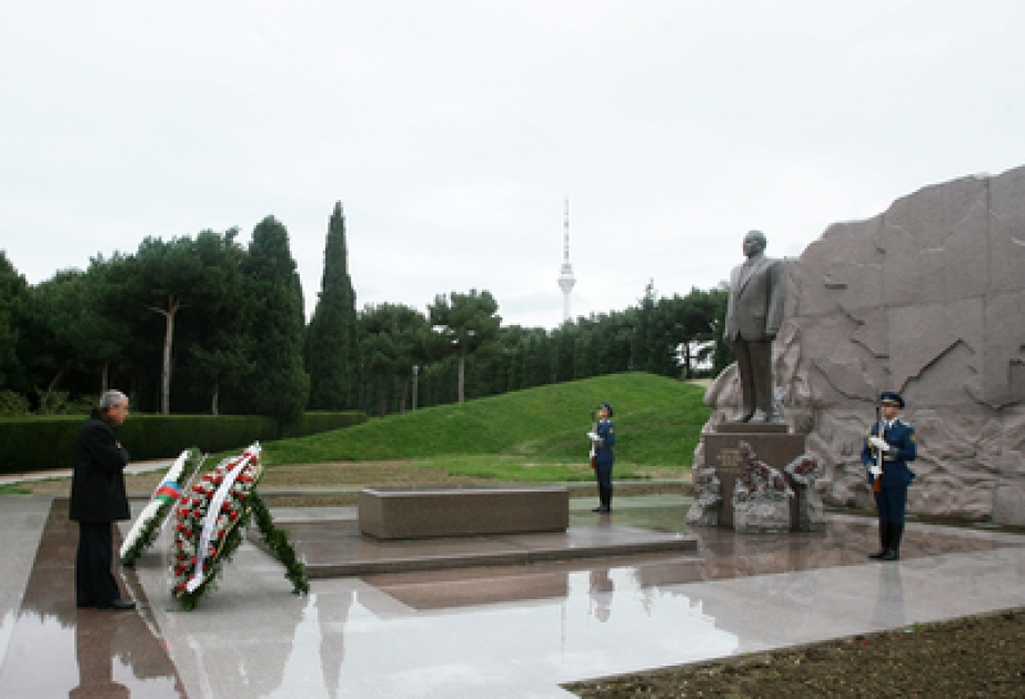 Le président de la Cour suprême de cassation de la République de Bulgarie a visité la tombe du leader national Heydar Aliyev