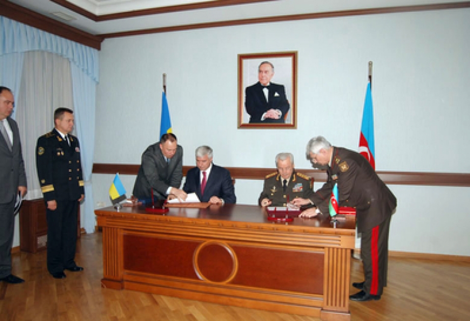 Les ministères azerbaïdjanais et ukrainien de la défense ont signé un plan de coopération bilatérale pour 2013