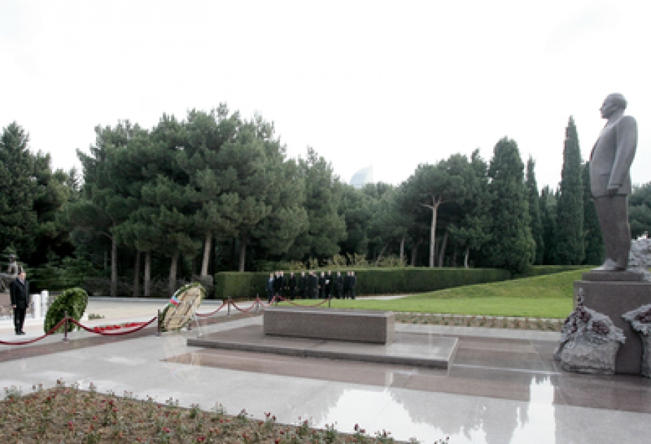 La délégation serbe a visité la tombe du leader nationale Heydar Aliyev et l’Allée des Patriotes