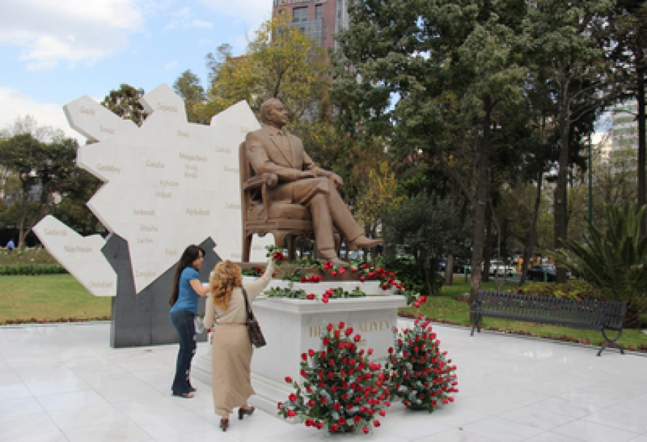 La mémoire du leader national Heydar Aliyev honorée au Mexique