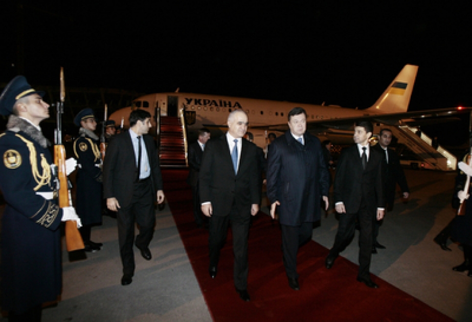 La visite d’affaires en Azerbaïdjan du président ukrainien Viktor IanoukovitchL’accueil à l’aéroport International Heydar Aliyev