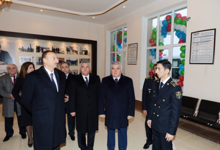 Le président Ilham Aliyev a visité le bâtiment voyageurs de la gare ferroviaire de Horadiz après les travaux de rénovation