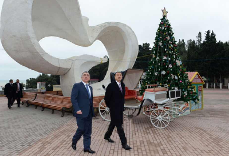 Le président M. Ilham Aliyev s’est rendu sur le chantier du parc de culture et de loisir Nassimi à Soumgaït pour constater les travaux de restauration et d’aménagement