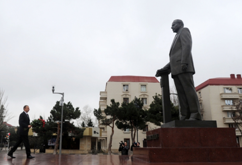 Le président Ilham Aliyev a visité le monument du leader national Heydar Aliyev à Soumgaït