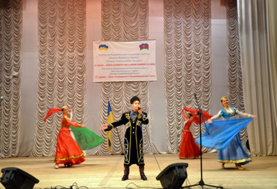 Dünya Azərbaycanlılarının Həmrəyliyi Günü münasibətilə Kiyevdə Azərbaycan yaradıcılıq kollektivlərinin Ümumukrayna festivalının qala-konserti olmuşdur