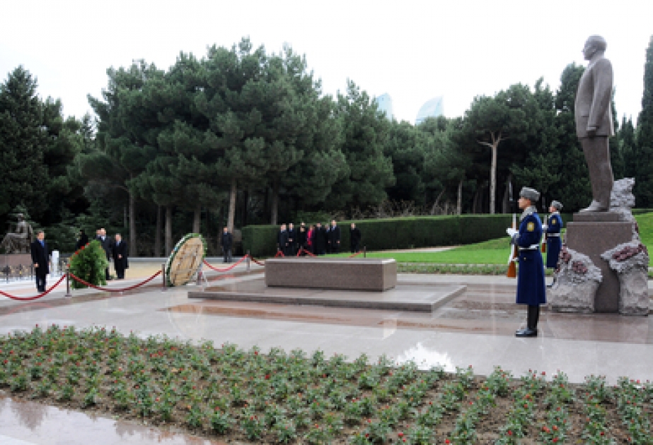Bidzina İvanichvili, Premier ministre géorgien, a visité la tombe du dirigeant historique Heydar Aliyev