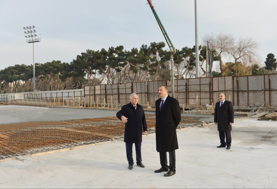 Azərbaycan Prezidenti İlham Əliyev paytaxtın Azadlıq meydanında tikilən yeraltı avtomobil dayanacağında inşaat işlərinin gedişi ilə maraqlanmışdır
