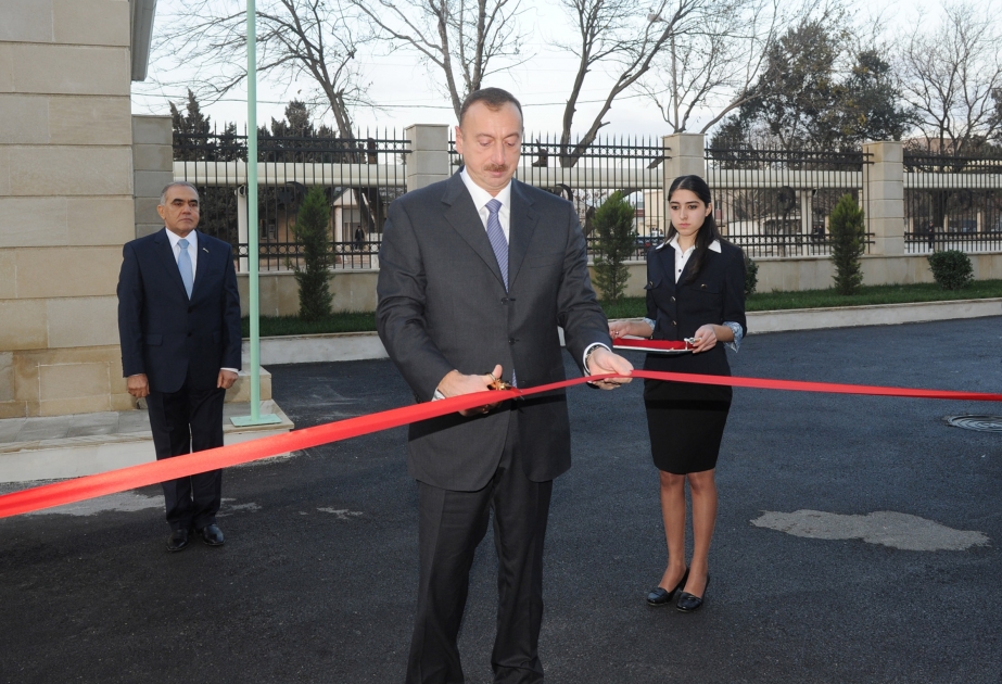 Azərbaycan Prezidenti İlham Əliyev Müdafiə Sənayesi Nazirliyinin təcrübə-sınaq zavodunun əsaslı yenidənqurmadan sonra açılışında iştirak etmişdir